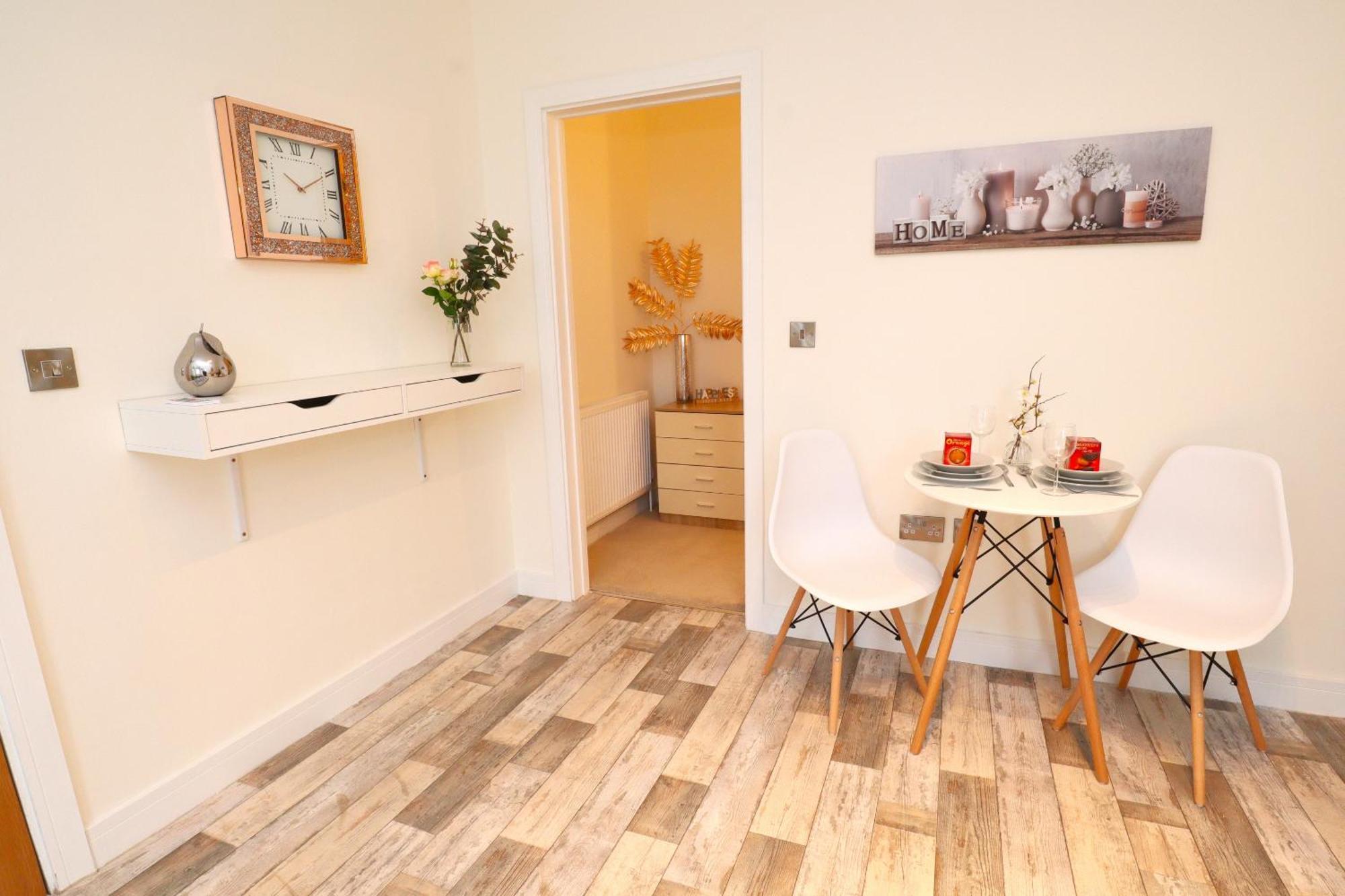 Modern, Stylish One Bedroom With Garden Long Stay Welcome WTA-toernooi van WTA-toernooi van Eastbourne Buitenkant foto